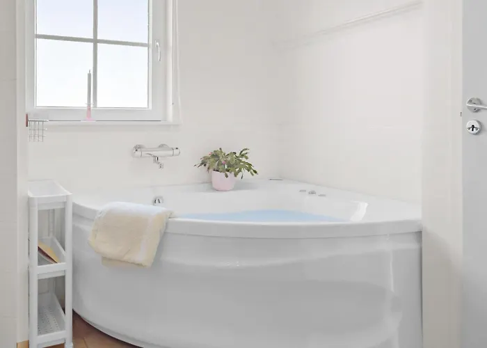 Beautiful In Brenderup Fyn * Bro